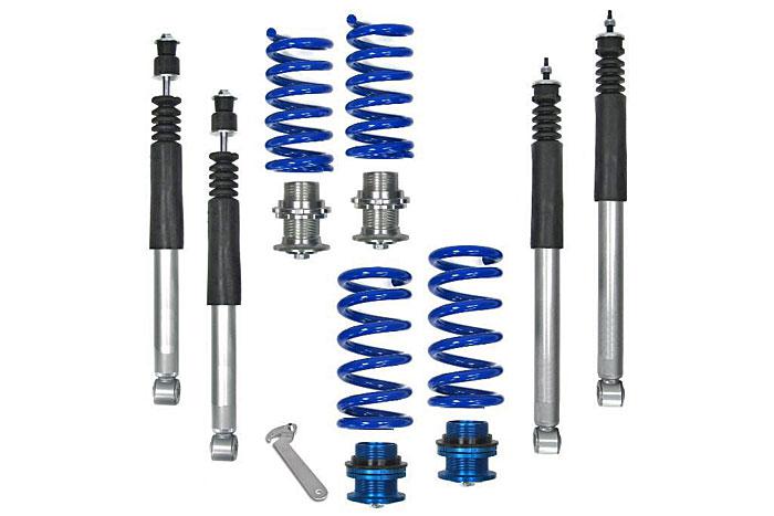 GF150256, Triple-S Schroefset, Mercedes C-Klasse (W202) alle inkl. T-Model W202 03/1993 - 05/2000, 1010KG max vooraslast, Niet voor modellen met niveauregeling, De O.E. rubberen veerschotels zijn in verschillende diktes leverbaar, wat de verlaging met 15 mm kan beinvloeden